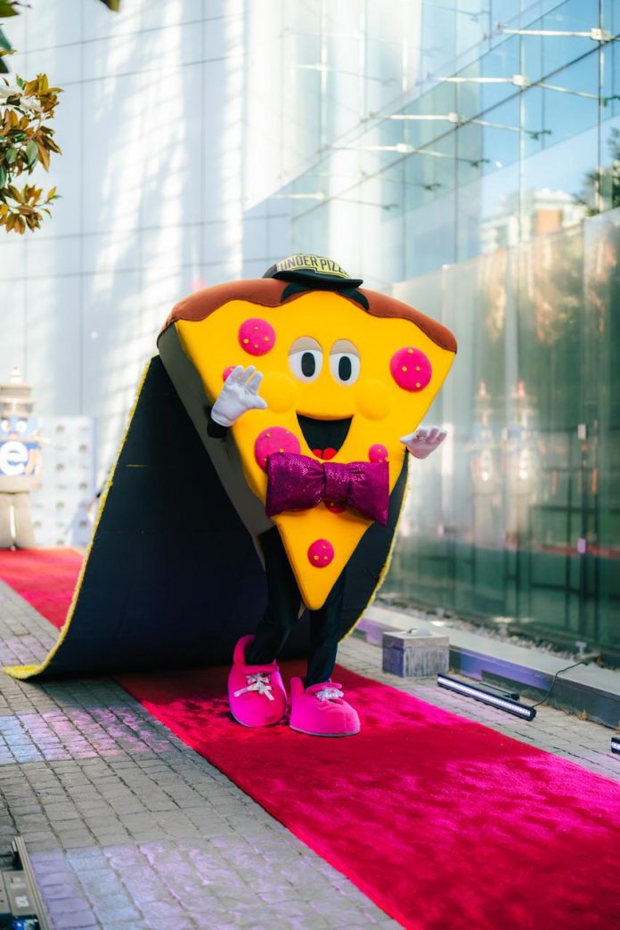Under Pizza