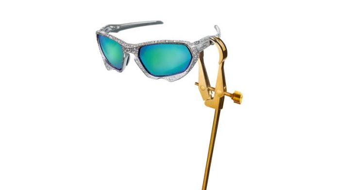2025_ICONS_OF_JOY_OAKLEY_STILL_LIFE_1_72dpi_rgb_16x9 (1) 130 años