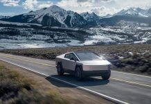 Tesla Chile establece un récord en Latinoamérica con su show de luces de 200 autos Tesla