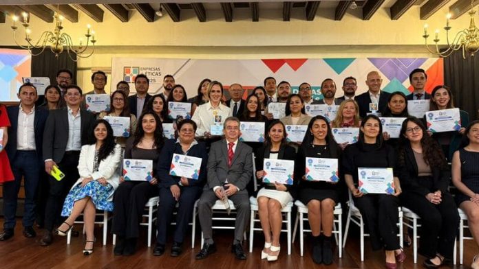 Entrega de reconocimiento - E+E (1) Henkel