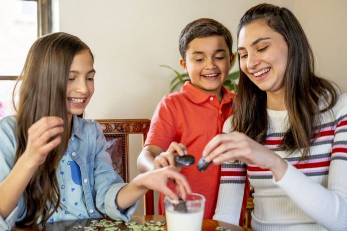 Guía de consumo consciente para disfrutar de la alimentación sin restricciones en 2026. Mondelez.