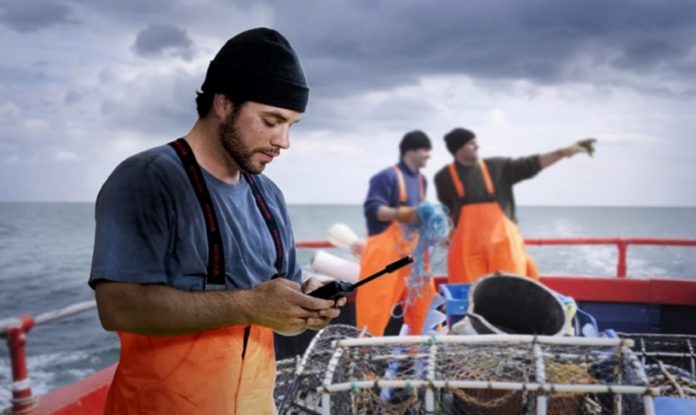Los aportes estratégicos de la conectividad satelital al sector marítimo y pesquero
