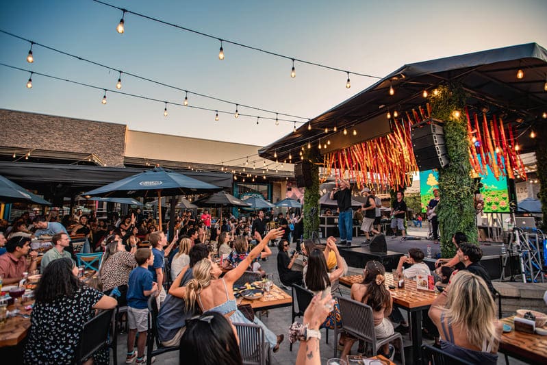 Cenco Malls celebra el Día del Amor con música y un perfecto sunset de verano