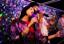 Ocho salas privadas y tecnología de alto estándar: abre en Santiago un nuevo concepto de karaoke inmersivo