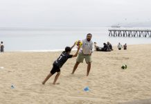 Valparaíso impulsa el deporte y la vida saludable en sus playas con el programa “Todo Pasa en la Playa”