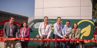 Henkel Chile presenta su primer vehículo eléctrico para operaciones logísticas
