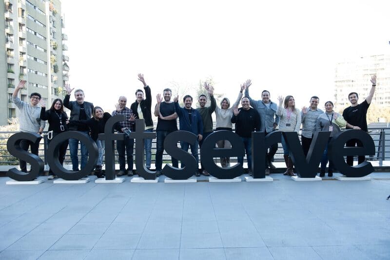 Trabajo sin fronteras: SoftServe Chile impulsa carreras globales con calidad de vida local