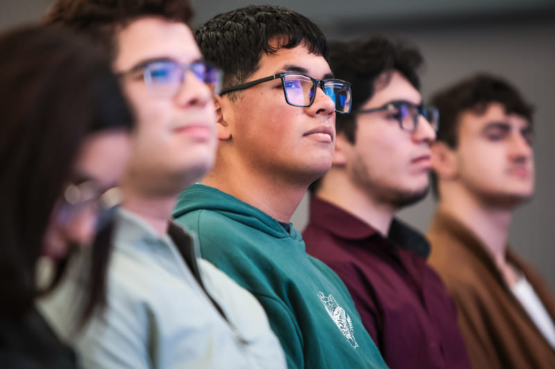 ¿Estudiar Data Analytics gratis y 100% online? Ford Enter lanza programa dirigido a jóvenes en Chile