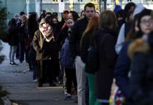 Tiempos de espera en atención a clientes puede aumentar 35% tras regreso de vacaciones. ZeroQ