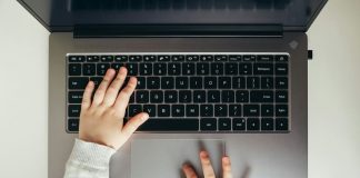 Niños, niñas y chatbots: riesgos principales a los que prestar atención. ESET.