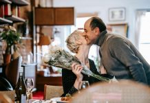 El amor se cocina en casa: ideas para una cena romántica fácil y sin complicaciones