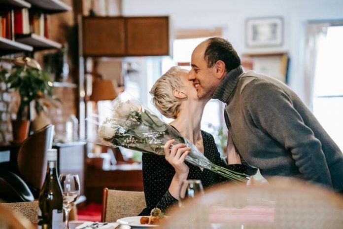 El amor se cocina en casa: ideas para una cena romántica fácil y sin complicaciones