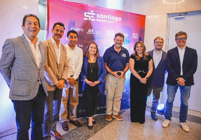 Entel Digital firma alianza con Sé Santiago para impulsar comunas inteligentes