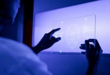 El trend de pedirle a la IA “hazme una caricatura con todo lo que sabes de mí” puede abrir la puerta a fraudes digitales. Kaspersky.