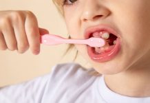 Más snacks y menos cepillado: por qué aumentan las caries en niños en verano snacks