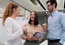 Del ASAP AL FYI: Las expresiones en inglés que dominan la nueva cultura laboral chilena Berlitz