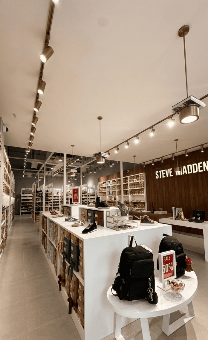 APERTURA OUTLET STEVE MADDEN (1) Steve Madden