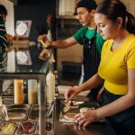 Fast food acelera uso de IA para gestionar turnos en medio de alta rotación fast food