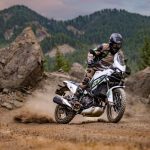 Kawasaki-Cidef sorprende al mercado con la versátil y asequible KLE 500, y la nueva Ninja 300 ABS