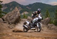 Kawasaki-Cidef sorprende al mercado con la versátil y asequible KLE 500, y la nueva Ninja 300 ABS