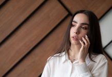 Más de un año buscando empleo: el desafío que enfrentan miles de mujeres en Chile y la habilidad que puede ayudarlas a reinsertarse laboralmente