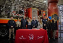Bomberos de Santiago y Old Spice sellan alianza que beneficiará a cerca de 1.000 voluntarios y voluntarias Bomberos
