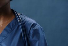 Abren nueva convocatoria para enfermeros chilenos para trabajar en Alemania: programa ofrece clases gratuitas del idioma, apoyo económico y acompañamiento para emigrar
