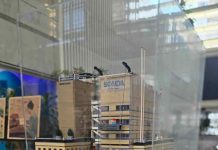 Innovación “pieza a pieza”: la ingeniera de SONDA que replicó el icónico edificio corporativo con más de 13.000 piezas de LEGO Lego