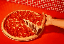 Día de la Pizza: Sbarro celebra con slices XXL, promociones especiales y activaciones sorpresa en sus locales Sbarro