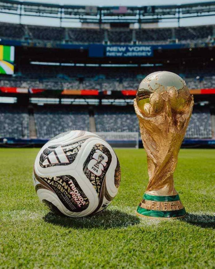 Para los mejores del mundo 🏆⚽️__Presentamos Trionda Final, el balón oficial para las semifinale adidas