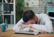 El costo de la presión: Por qué el 41% del talento en Chile ha buscado un segundo empleo ante la crisis del costo de vida