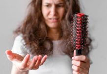 Caída del cabello obliga a reforzar la limpieza del hogar