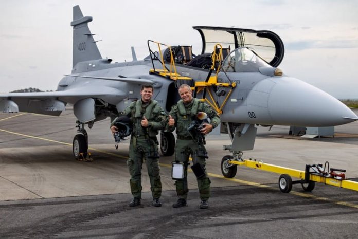 Gripen F