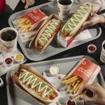 El 24 ya tiene sabor a tradición: Pronto Copec revela cómo crece el fanatismo por los completos mes a mes Pronto Copec