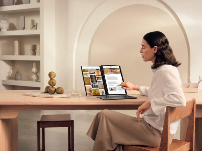 Zenbook DUO_UX8406CA_Scenario photo_02 ASUS