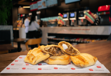La empanada, un clásico del 18, presente en las más de 500 tiendas Pronto Copec a lo largo de Chile empanada