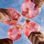 Sarti llega a Chile: el aperitivo italiano que le pone un giro rosado al clásico spritz Sarti